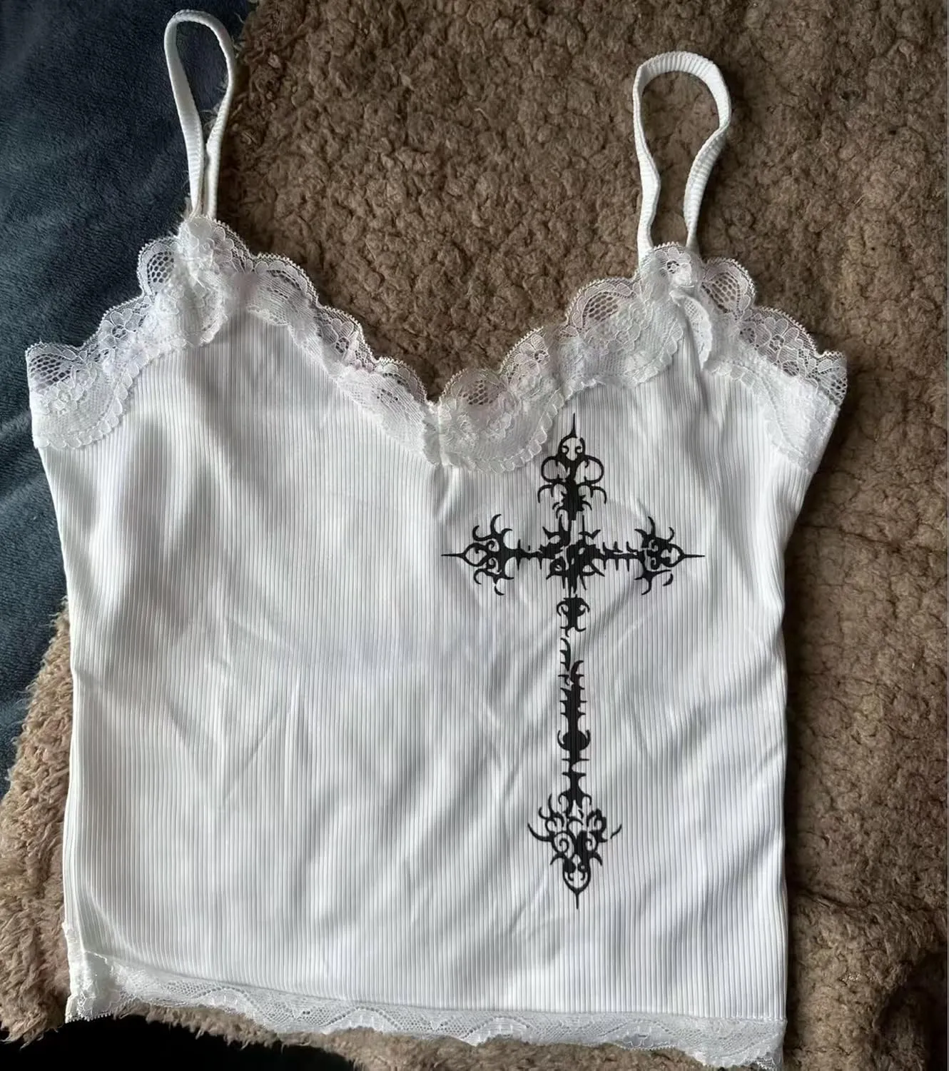 Coquette Lace Crop Tops 2000s Spaghetti Strap Tops Y2k Goth Grunge Emo Top Women Vintage Camisole