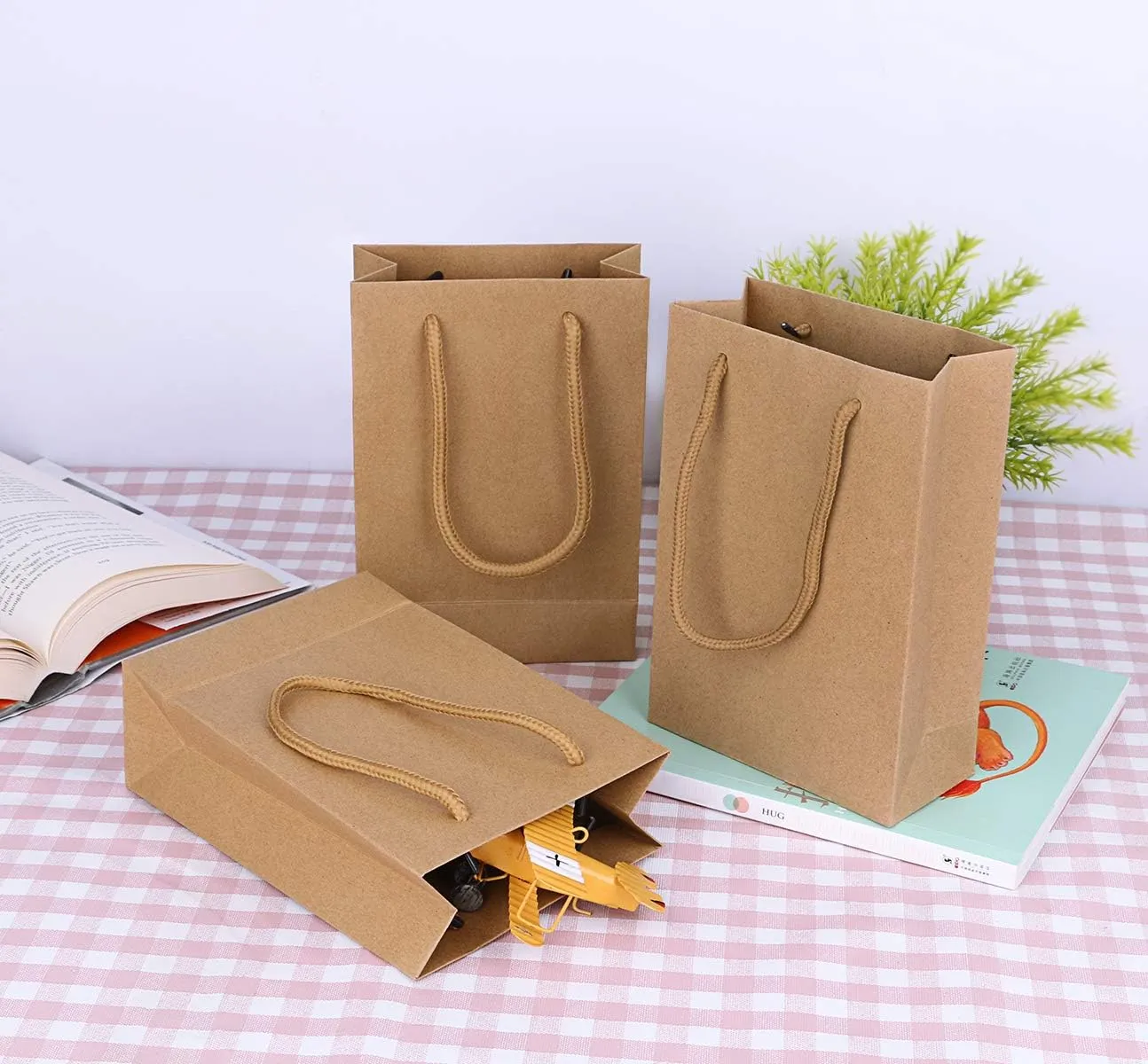 driew Kraft Gift Bags, Small Brown Paper Favor Bags with Handles Gift Bags Kraft Paper Bags 5x2x7.5 inches with Cotton Handle for Party Craft Takeouts Business,Shopping Pack of 50