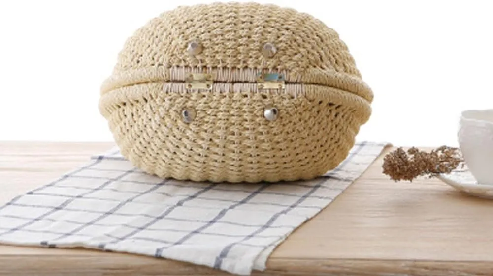 OEIPSMK Lady's Stylish Shell Shape Straw Tote Handbag Rattan Beach Bag (Beige)
