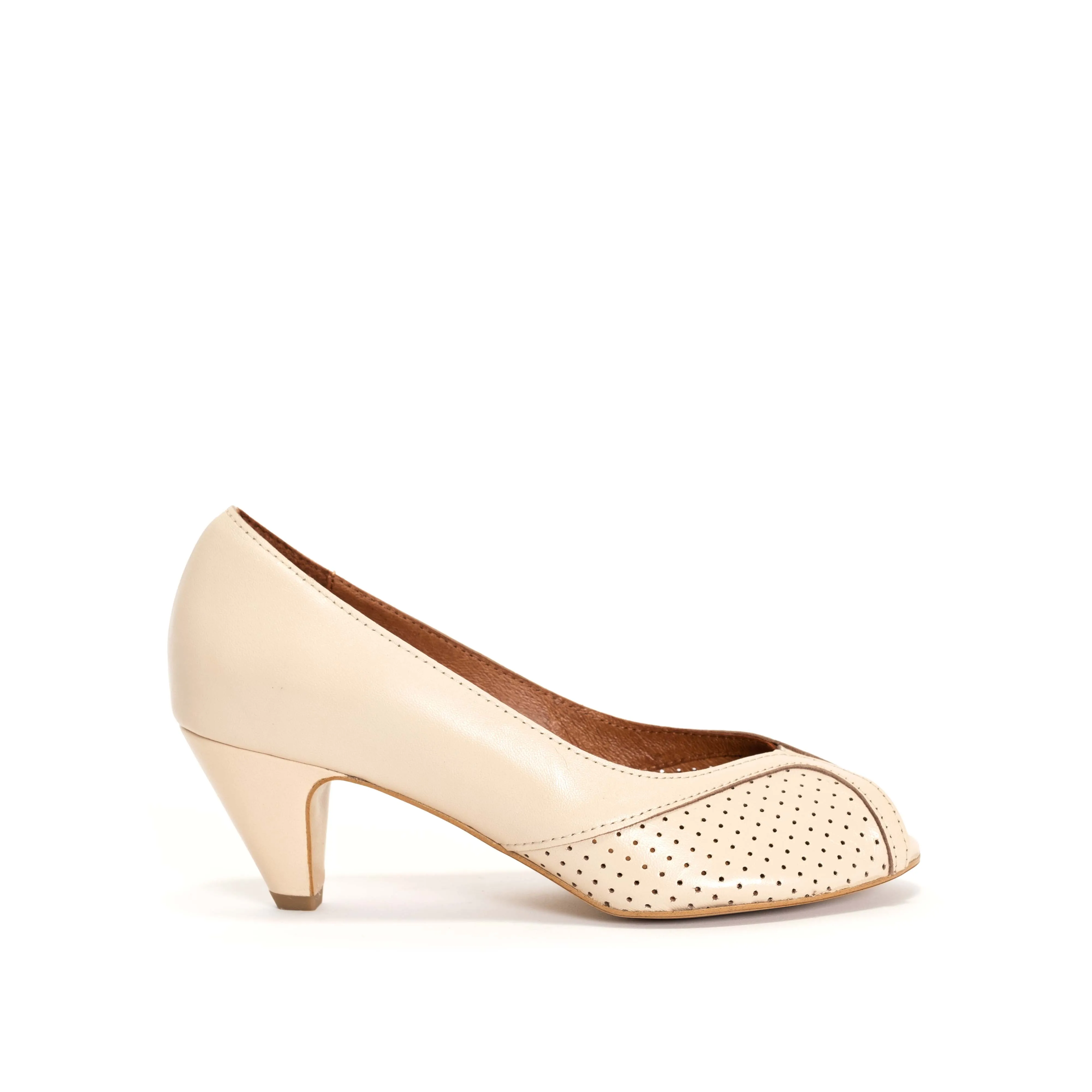 Tiffany stiletto Shiny lamb Vanilla cream