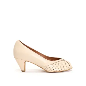 Tiffany stiletto Shiny lamb Vanilla cream