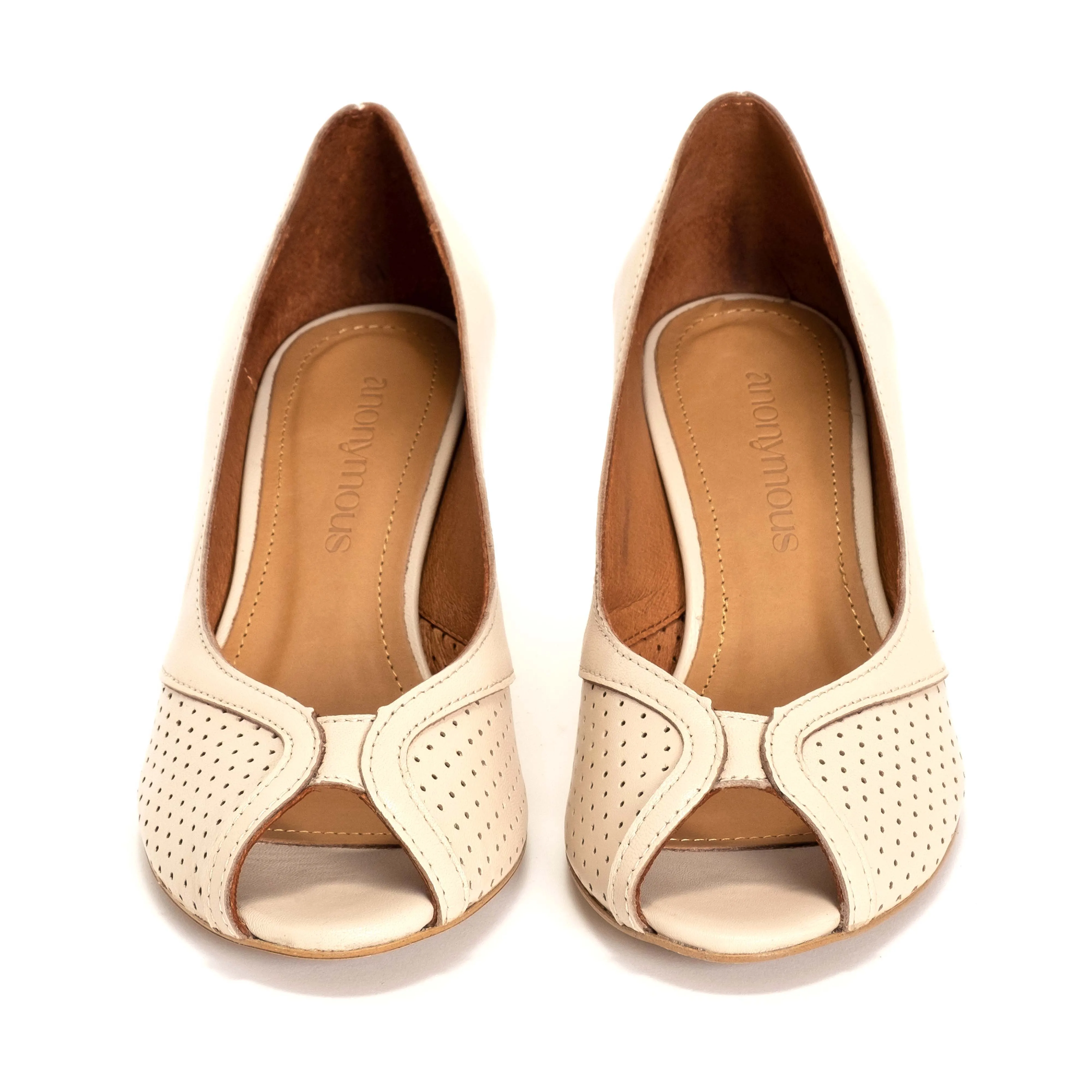 Tiffany stiletto Shiny lamb Vanilla cream